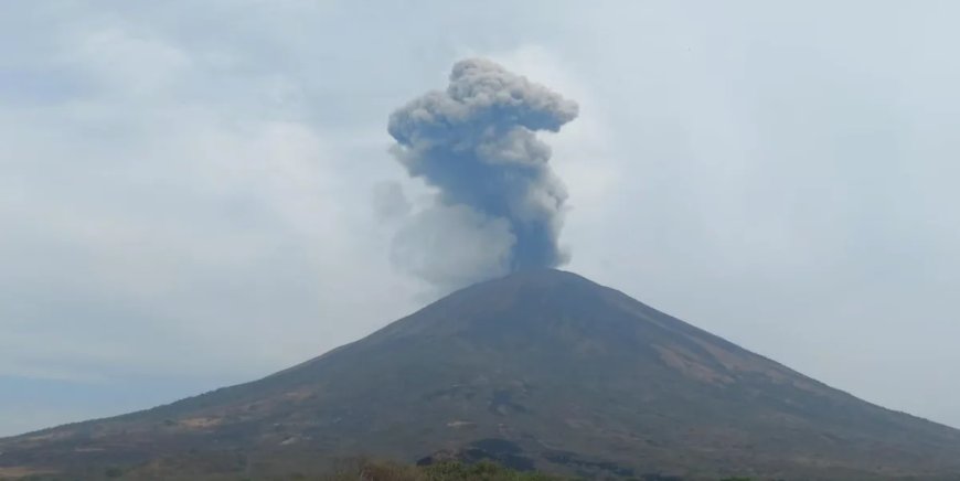 Volcán Chaparrastique inicio actividad de desgasificación