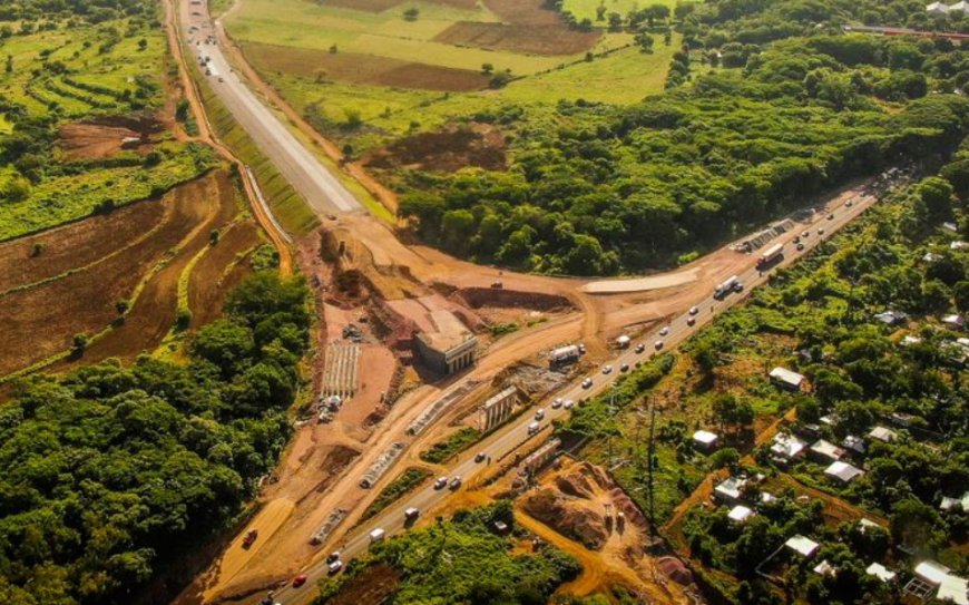 Dos puentes del Periférico Gerardo Barrios en San Miguel presentan avances del 96%