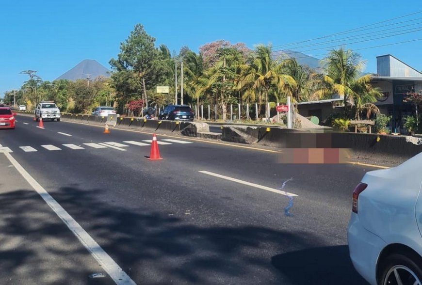 Hombre fallece al ser atropellado en carretera hacia Sonsonate