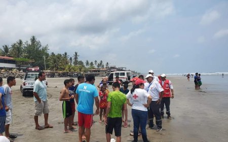 Turistas muere ahogado tras ser arrastrado por una ola en Playa El Espino