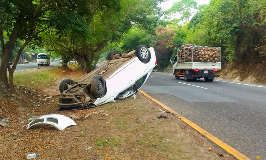 Accidente de tránsito sobre carretera Panamericana en San Pedro Perulapán