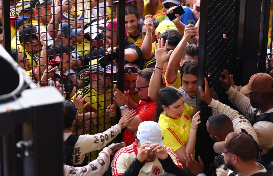 Disturbio de aficionados ocasionan retraso en la Copa América