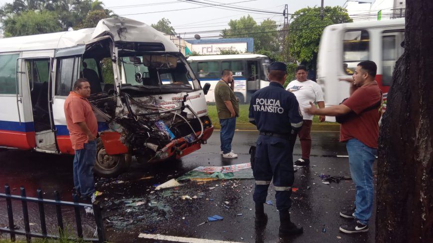 Accidente de tránsito en San Salvador dejó a varias personas lesionadas