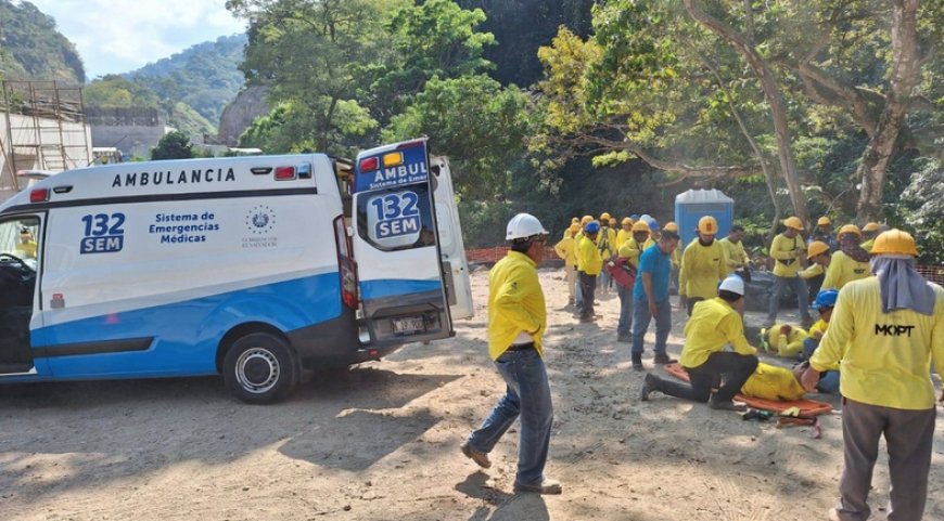 Reportan trabajadores atrapados en obras de Los Chorros