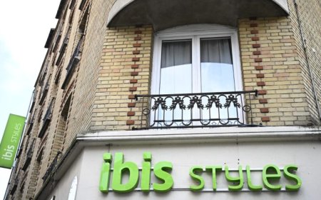 París: turista lanza a su bebé recién nacido por la ventana de un hotel
