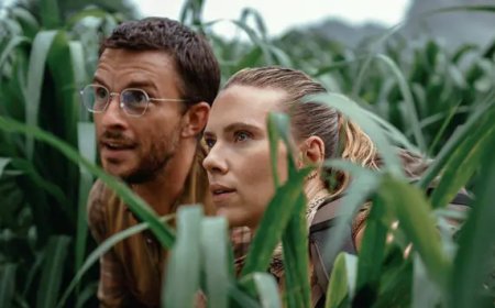 Jurassic World arrasa en su estreno en taquilla