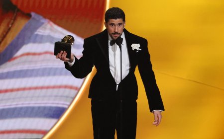 Bad Bunny hace historia: gana el Grammy al Álbum del Año con un disco completamente en español