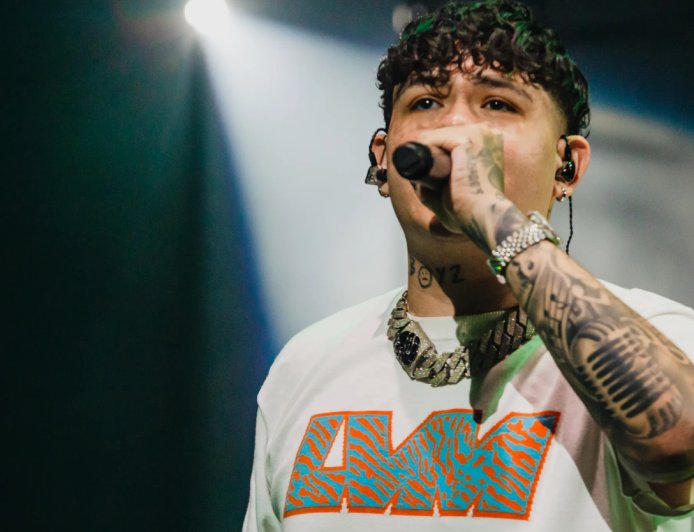 Junior H lanza su nuevo álbum Depressed Mfks