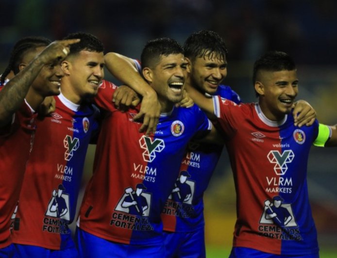 FAS sufre ante Platense, pero cierra la primera vuelta invicto y como súper líder