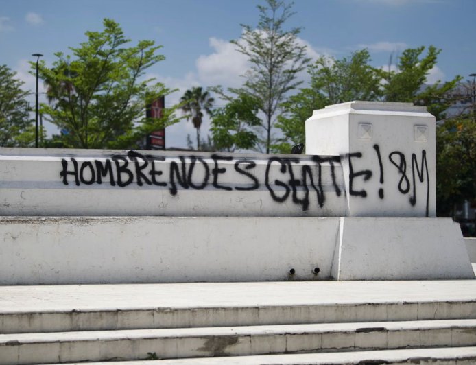 Alcaldía capitalina restauró plazas tras daños durante marcha del 8 de marzo