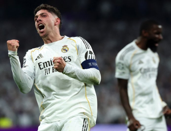 Valverde brilla con triplete y Real Madrid golpea fuerte al Manchester City en Champions