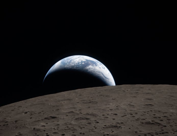 Publican impactante imagen de la “puesta de la Tierra” captada por astronautas de Artemis II