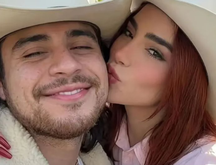 JOP de Fuerza Regida reacciona a ship con Kimberly Loaiza y dona 1.7 millones de pesos para su mamá