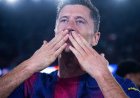Robert Lewandowski se despide del Barcelona entre lágrimas y ovaciones en el Camp Nou