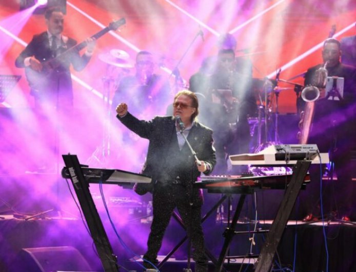 Marito Rivera celebra su trayectoria con un emotivo homenaje en el Teatro Presidente