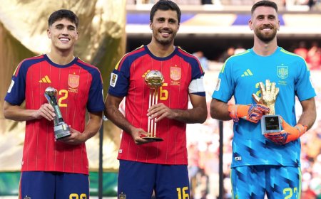 España arrasa en los premios del Mundial 2026: Rodri, Unai Simón y Pau Cubarsí hacen historia