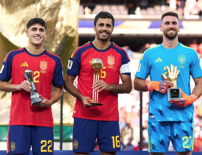 España arrasa en los premios del Mundial 2026: Rodri, Unai Simón y Pau Cubarsí hacen historia