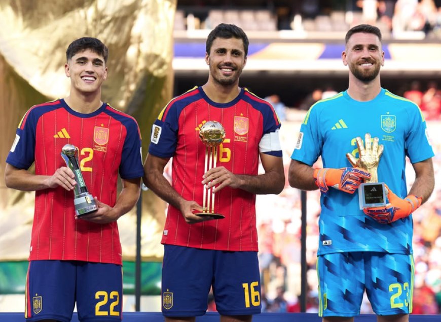 España arrasa en los premios del Mundial 2026: Rodri, Unai Simón y Pau Cubarsí hacen historia