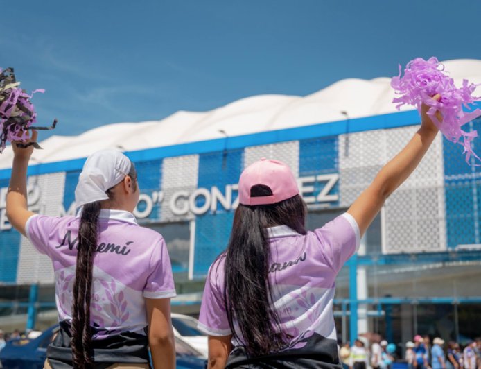 Más de 30 mil estudiantes se reúnen en el Estadio «Mágico» González para el evento «Generación que florece»
