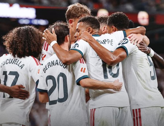 Real Madrid golea a la Real Sociedad con hat-trick de Mbappé y celebra el regreso de Mourinho al Bernabéu