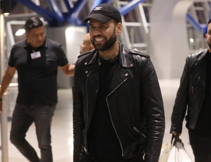 Dani Alves ya está en El Salvador y se prepara para participar en la PedaleadaSV