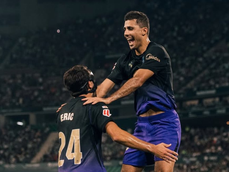 Barcelona impone su pegada ante el Betis y firma un inicio histórico en LaLiga