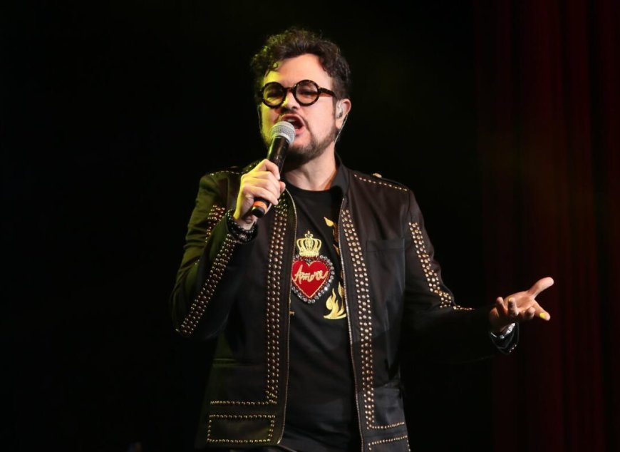 Aleks Syntek rompe el silencio sobre su salud y pospone sus conciertos en Europa
